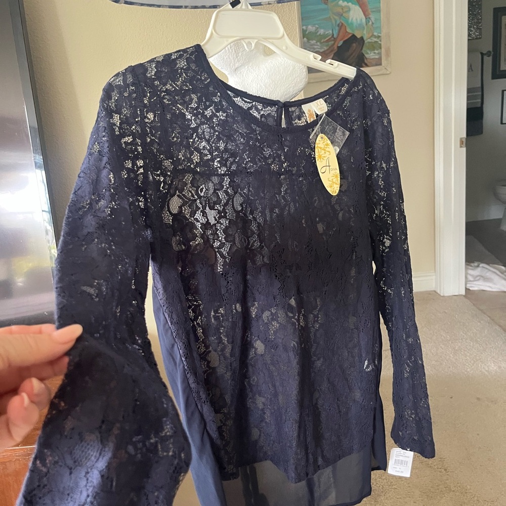 Elegant Solid Back A Diva Navy Lace Sheer Top sz XL
